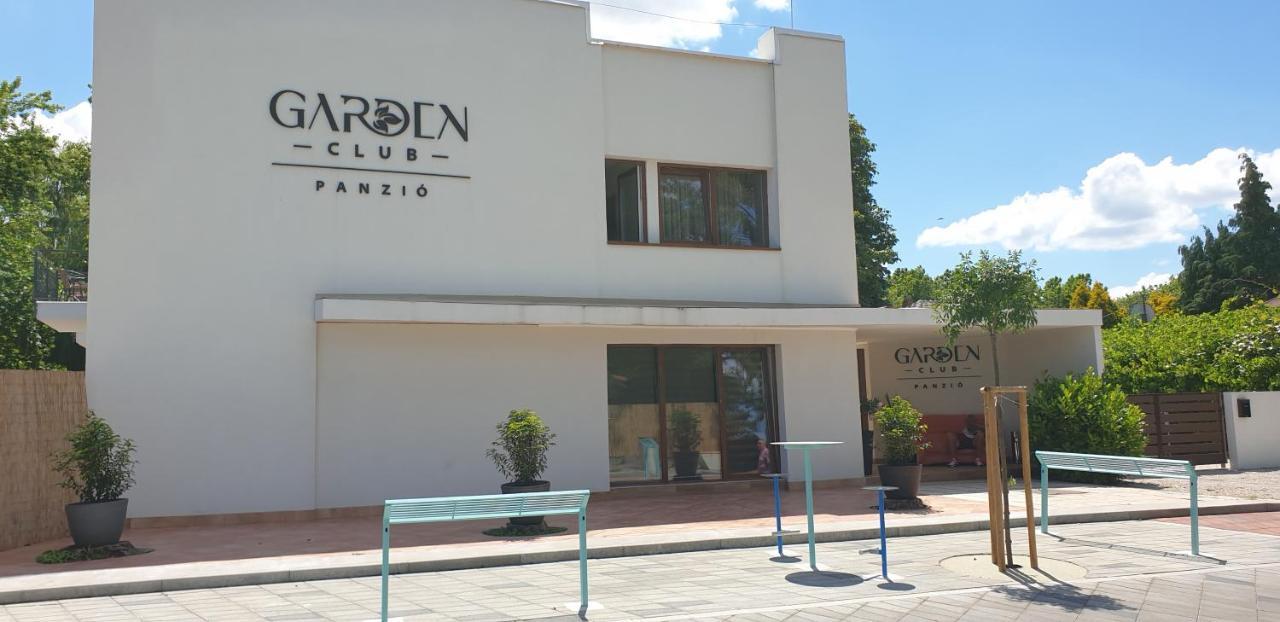 Garden Club Panzió Balatonmariafurdo Exterior foto